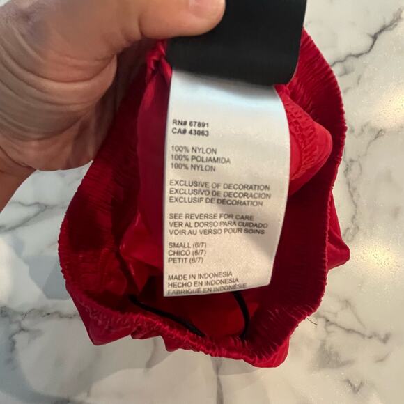 Umbro Red Soccer Shorts Checkered Children's Unisex Kids Size MEDIUM 6-7 - Picture 3 of 4